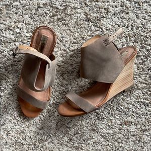 Leather wedge sandal